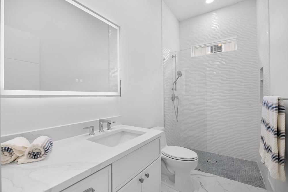 Summer Sweet Bathrooms (3)